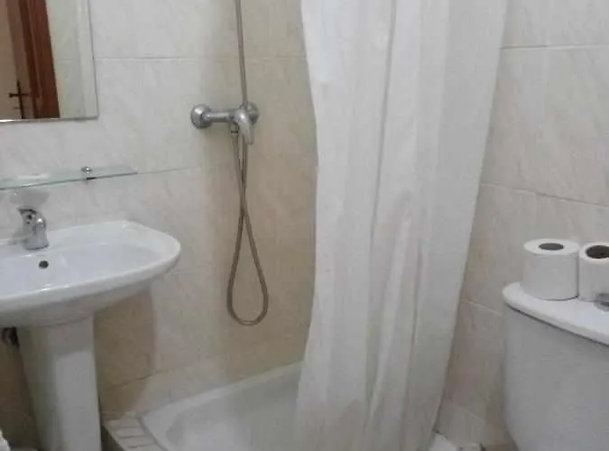 ゲストハウス インテルナシオナル 3*